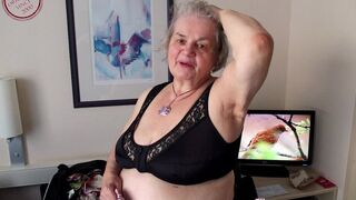 OMAGEILWithered grandmothers with tits