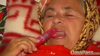 OMAPASS A Display Of Stretched Old Pussy