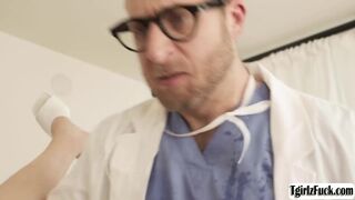 Trans cummer bareback anal fucks by her doctor