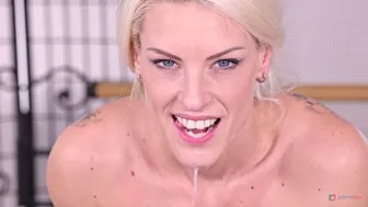 Porn World - Busty Blonde Blanche Bradburry Treats Herself To Chocolate Sandwich At The Gym