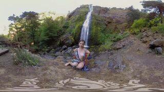 Watch hottie brunette Calliope masturbating at the waterfall