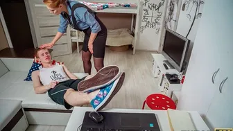 Tutor 4K - Cunning Boy Seduces Mature Tutor By Simulating Heart Attack