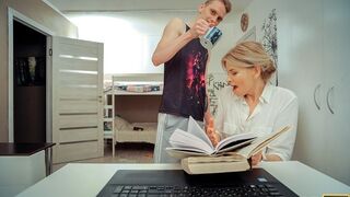 Lucky Fellow Manages to Fuck Gorgeous Lady who is his Tutor