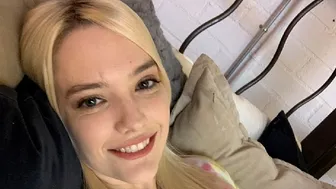 DTF Sluts - Good-Looking Blonde Chick Kenna James Rides On A Pretty Big Boner