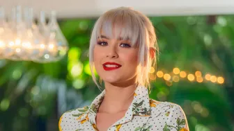 Cherry Pimps - Lusty Blond With With An Innocent Look Jessie Saint Takes Her Toy