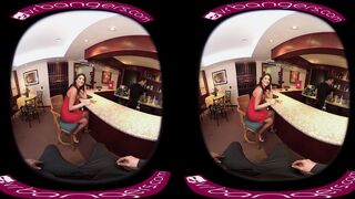 VR PORN - August Ames Give A World Class BlowJob To The Bartender