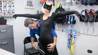 Shoplyfter - Case No. 7906165 - The Cat Burglar