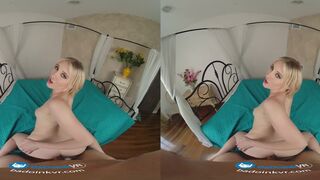Natural Blonde Melody Marks Provides Full Pleasure VR Porn