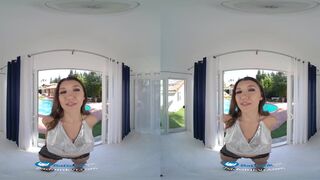 Fucking Naughty Teen Maya Woulfe Before Party VR Porn