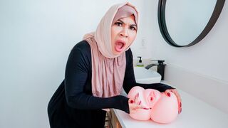 Hijab Hookup - More Nut November