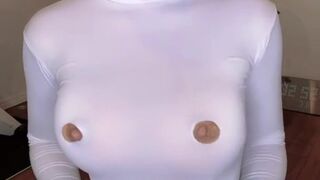 I met a guy on a website who dressed me up in a perverted way and asked me to take a video of him masturbating and calling me names. It's not a fake, it's real. Japanese / Uncensored