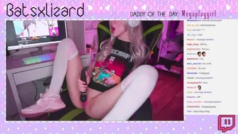 Gamer Girl Forgets To Turn Off The Stream AND SQUIRT IN LIVE CHAT