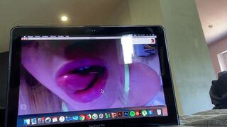 she makes me cum on skype (in french)