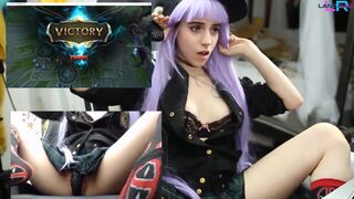 Teen Masturbating and Playing League of Legends URF Mode 1/2
