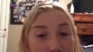Blonde babe showing her tits and ass on periscope