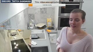 Twitch Streamer Flashing Her Boobs On Stream & Accidental Nip Slips/Boob Flash 47