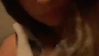 Show boobs in the bathroom on periscope