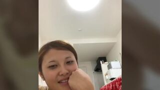 periscope woman downblouse