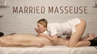 Married Masseuse Loves To Suck Her Customers