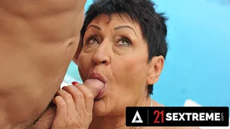 21 Sextreme - Curvy GILF Guzzles Ripped Stud
