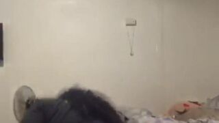 Black girl twerking on periscope