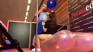 Practical class of balloon fetish or balloon fetish in which it is taught how they get excited while blowing balloons at the same time they have sex in this explicit sex education class by Pamela Sánchez and Jes & uacute