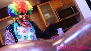 Gibby the Clown " BAKE ME!  FROST ME!  EAT MY CAKES !!!