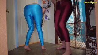 amatuer babes need to pee pissing her tight jeans panties