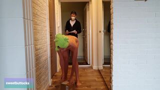 Hot mom meets deliveryman completely naked
