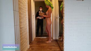 Hot mom meets deliveryman completely naked