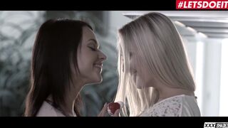 CAYLA LYONS AND FRIDA STARK CZECH LESBIANS EROTIC AFTERNOON SEX