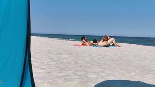 Sharing my girl with a stranger on the public beach. Threesome WetKelly.
