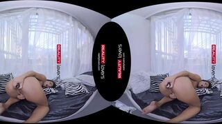 VR - Sexy Kitten and her Juicebox